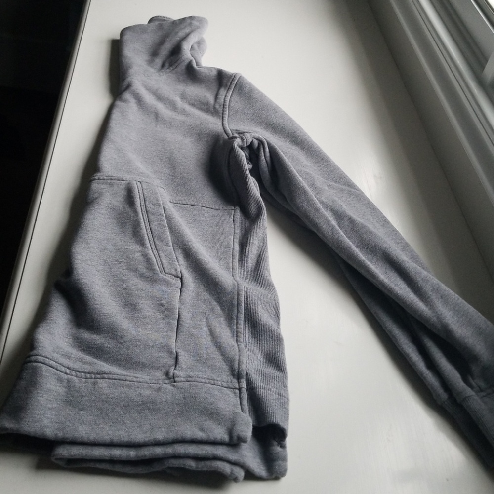 Lululemon sweatshirt